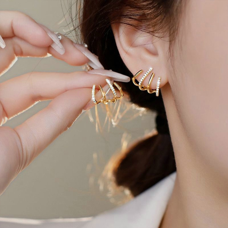 🚀 NUEVO LANZAMIENTO | Aros Cuatro Puntas - Bañados en Oro 18K + ENVÍO GRATIS ✨