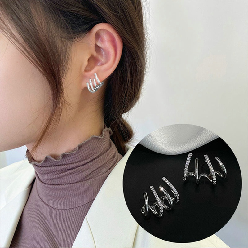 🚀 NUEVO LANZAMIENTO | Aros Cuatro Puntas - Bañados en Oro 18K + ENVÍO GRATIS ✨